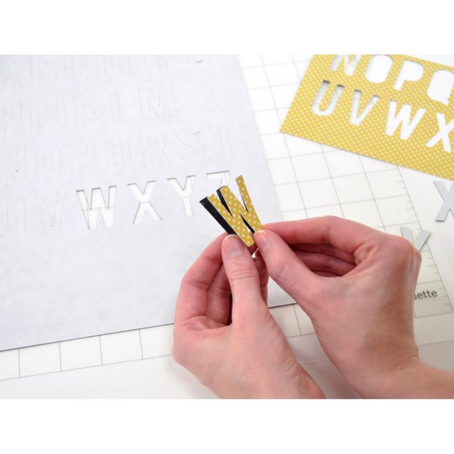 Silhouette | Vinil Adhesivo | Imán